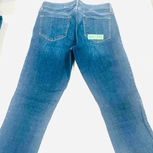 Size 8 Old Navy Rockstar, Stretch, 9” Rise, 28” Inseam (retail $55)